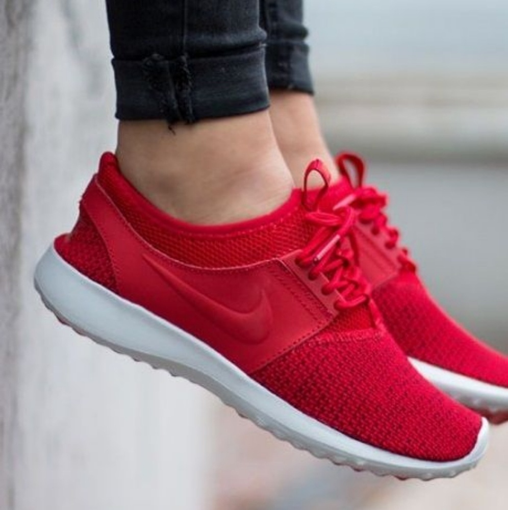 Nike Women's Juventate Txt